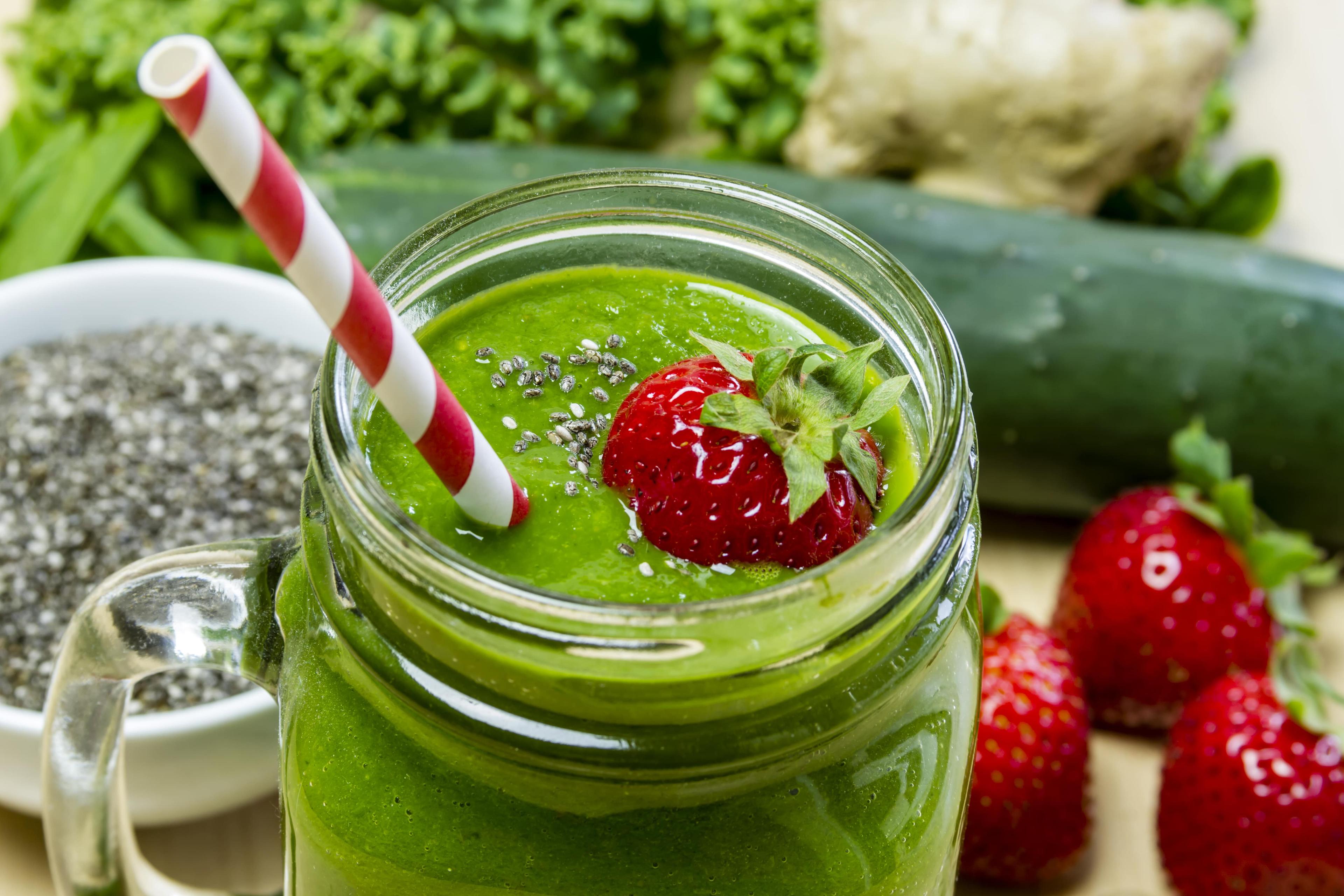 Strawberry, banana & kale smoothie